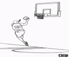 Баскетболист собирается в корзину