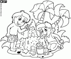 Игры с песком пляжа, деятельности, пользуются как маленькие дети как молодые. Дети, строительство песка замок