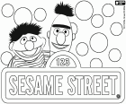 Эрни и Берт, Влас и Еник с оригинальным английским логотипом Sesame Street. Улица Сезам, Знаменитая телевизионная образовательная серия достигла 50 сезонов. Главные герои - известные куклы, Маппет, творение Джима Хенсона в 1969 году