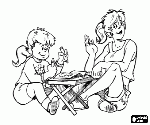раскраска Девочка играет рисовать вместе с матерью